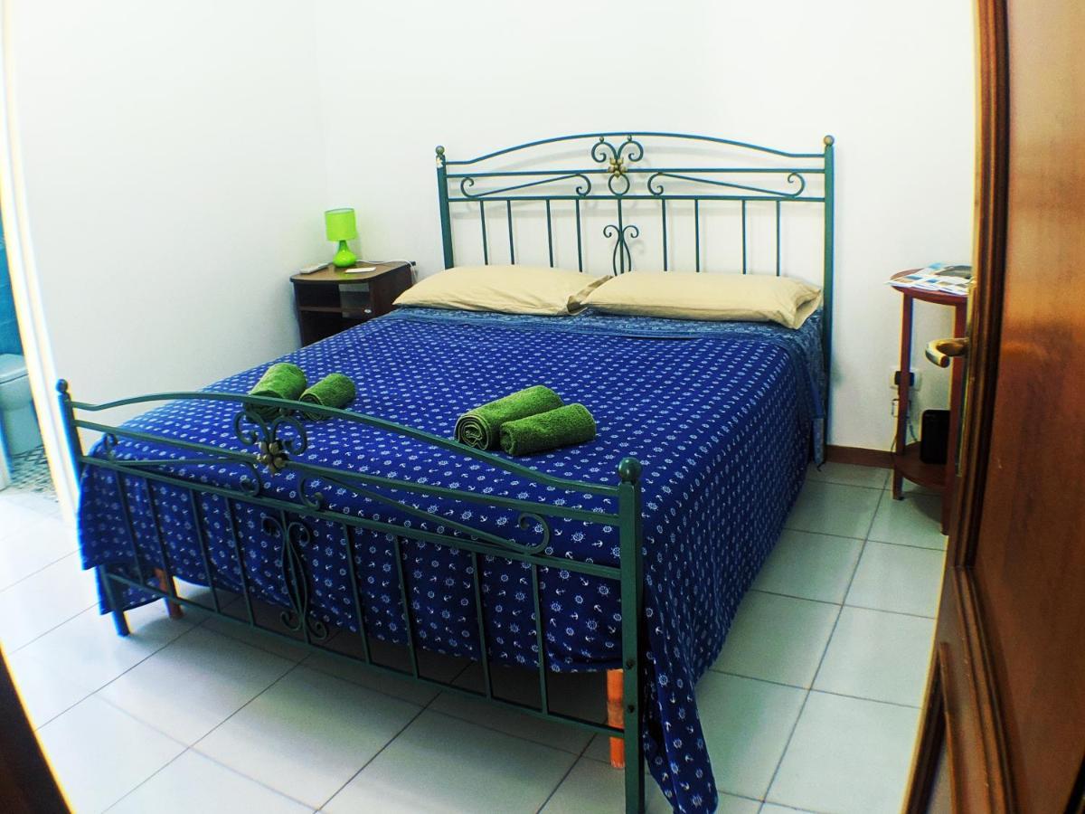 Peppino'S Room Naples Exterior photo