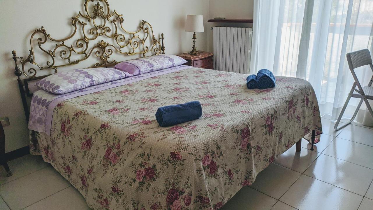 Peppino'S Room Naples Exterior photo