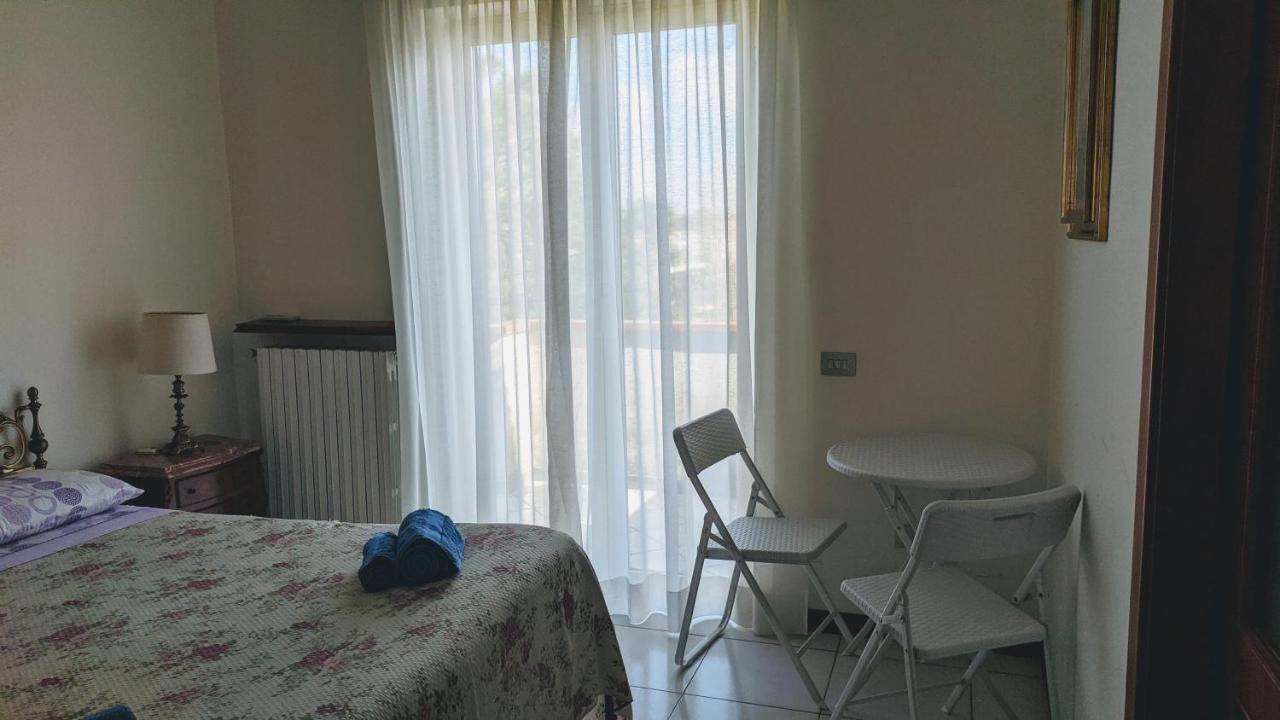 Peppino'S Room Naples Exterior photo