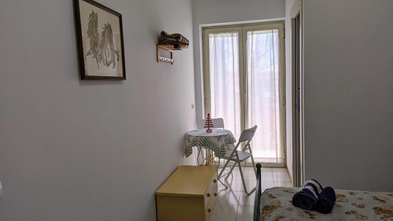 Peppino'S Room Naples Exterior photo